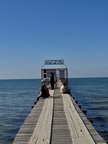 Чем полезны прогулки вдоль берега моря?