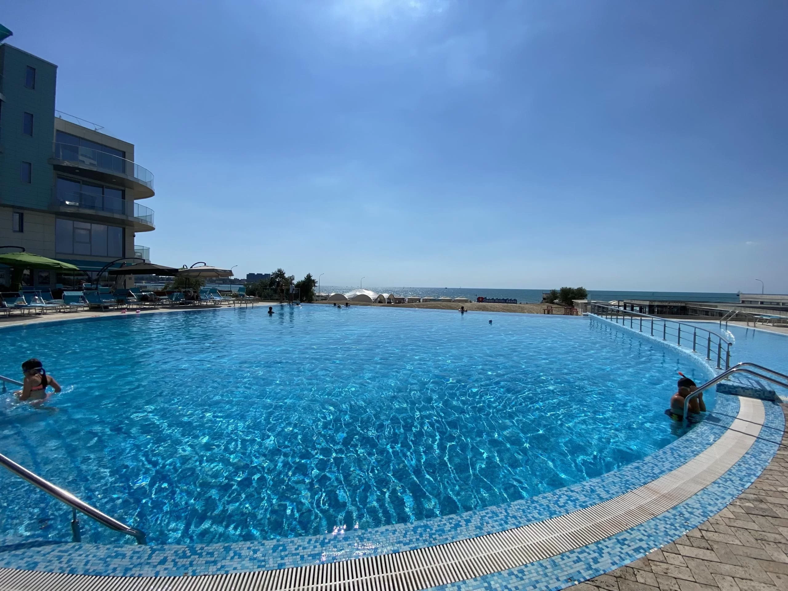 Инфинити бассейн | Grand Hotel Anapa